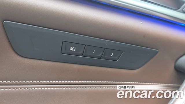 BMW 5-Series 2018 — photo 21