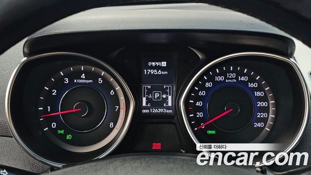 Hyundai AVANTE 2015 — photo 10