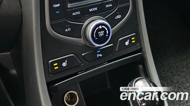 Hyundai AVANTE 2015 — photo 21