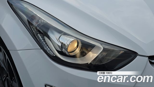 Hyundai AVANTE 2015 — photo 8