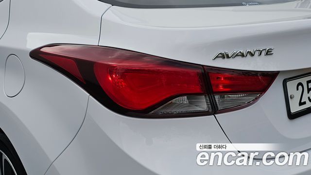 Hyundai AVANTE 2015 — photo 9