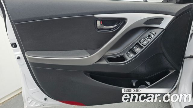 Hyundai AVANTE 2015 — photo 13