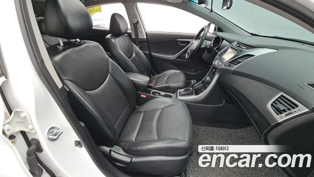 Hyundai AVANTE 2015 — photo 15