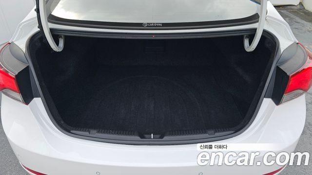 Hyundai AVANTE 2015 — photo 31