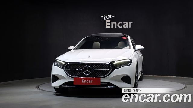 Mercedes-Benz E-Class 2024 — photo 3