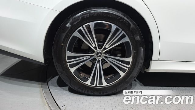 Mercedes-Benz E-Class 2024 — photo 5