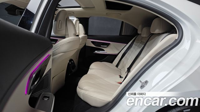 Mercedes-Benz E-Class 2024 — photo 18