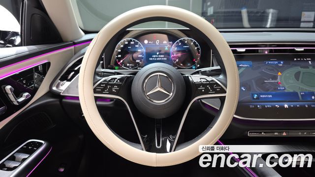 Mercedes-Benz E-Class 2024 — photo 19