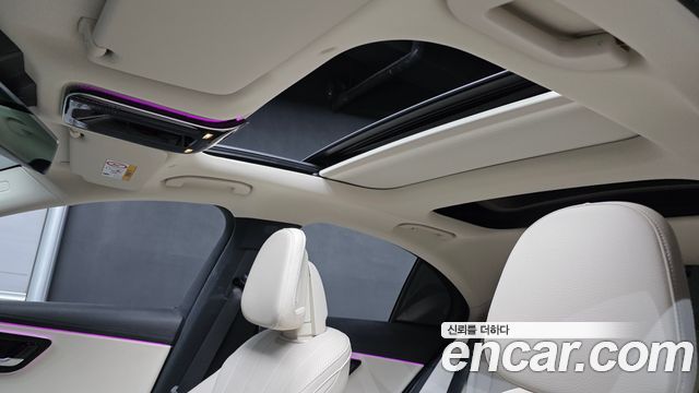 Mercedes-Benz E-Class 2024 — photo 28