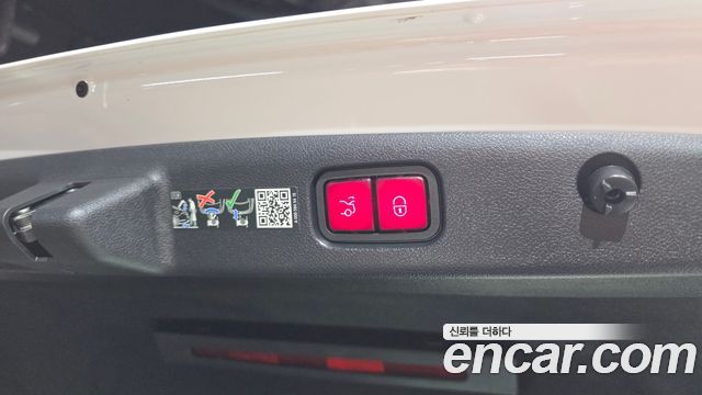 Mercedes-Benz E-Class 2024 — photo 29