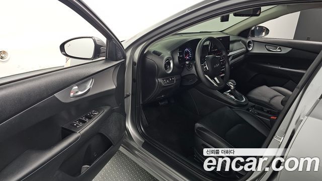 Kia K3 2023 — photo 10