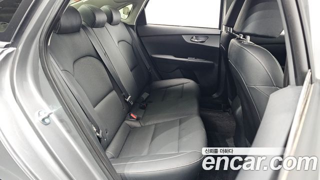 Kia K3 2023 — photo 11