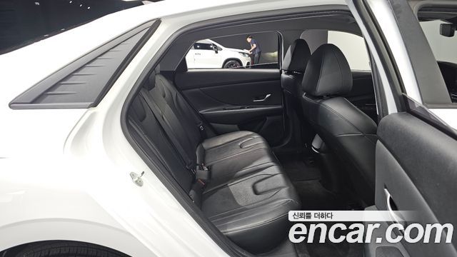 Hyundai AVANTE 2022 — photo 17
