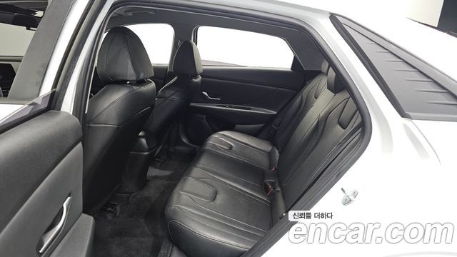 Hyundai AVANTE 2022 — photo 18