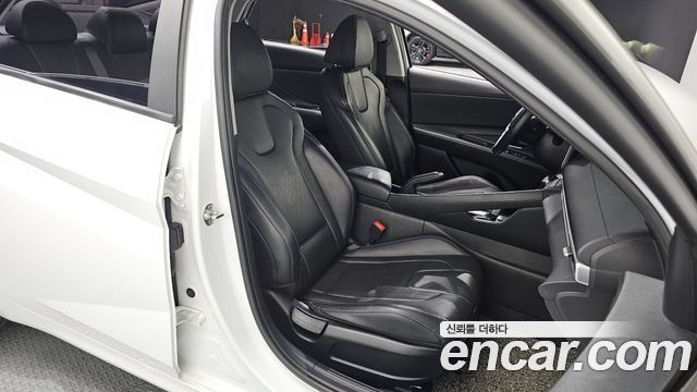 Hyundai AVANTE 2022 — photo 16