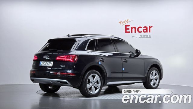 Audi Q5 2020 — photo 2