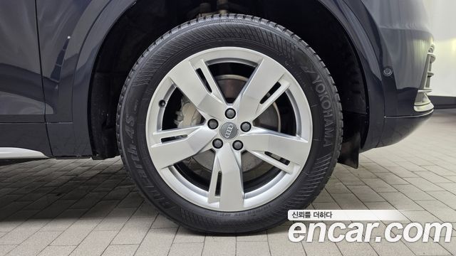 Audi Q5 2020 — photo 5