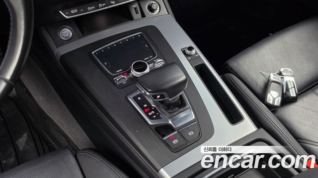 Audi Q5 2020 — photo 12