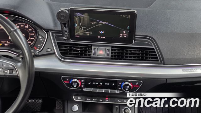Audi Q5 2020 — photo 21