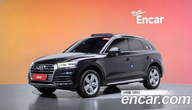 Audi Q5 2020 — photo 1
