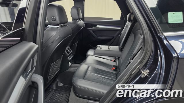 Audi Q5 2020 — photo 16