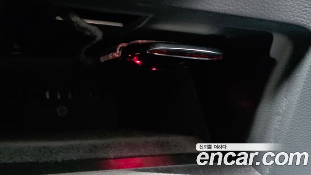 Audi Q5 2020 — photo 32