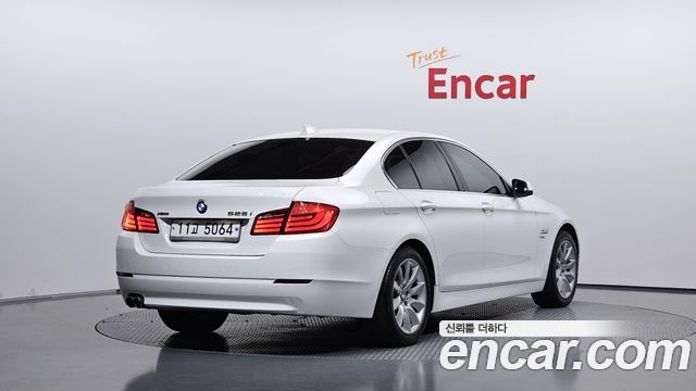BMW 5-Series 2012 — photo 2