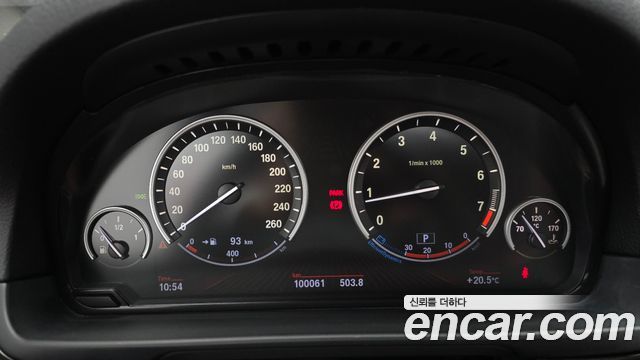 BMW 5-Series 2012 — photo 8