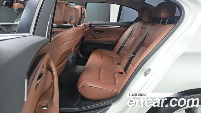 BMW 5-Series 2012 — photo 12