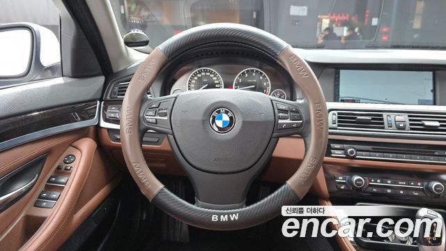 BMW 5-Series 2012 — photo 13