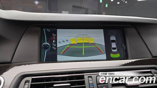 BMW 5-Series 2012 — photo 14