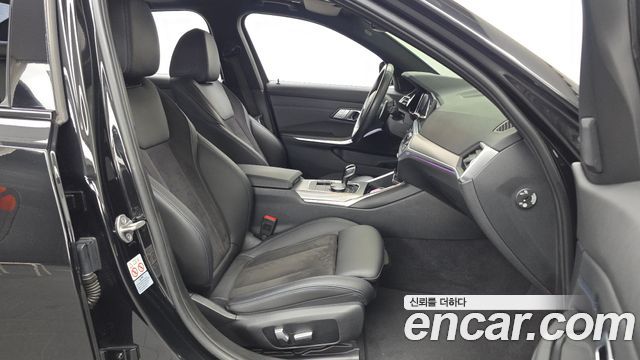 BMW 3-Series 2022 — photo 17