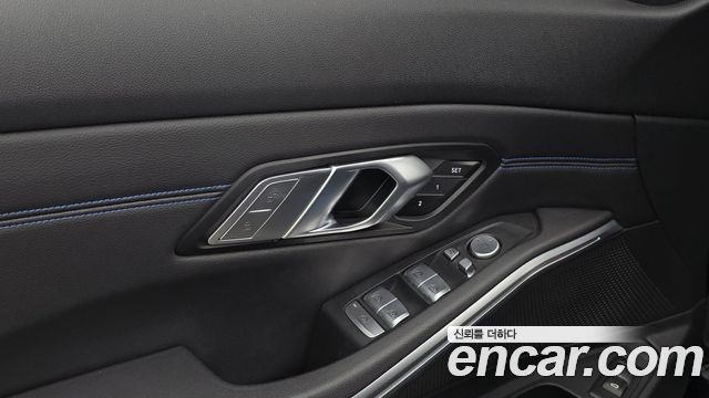 BMW 3-Series 2022 — photo 24