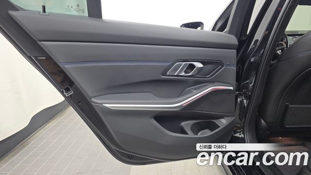 BMW 3-Series 2022 — photo 15