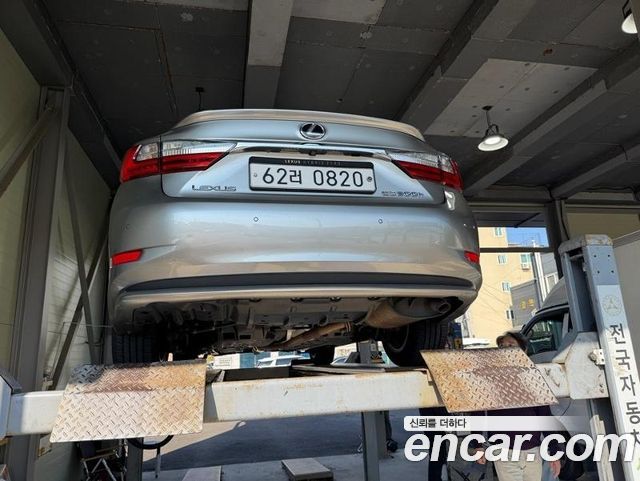 Lexus ES 2016 — photo 2