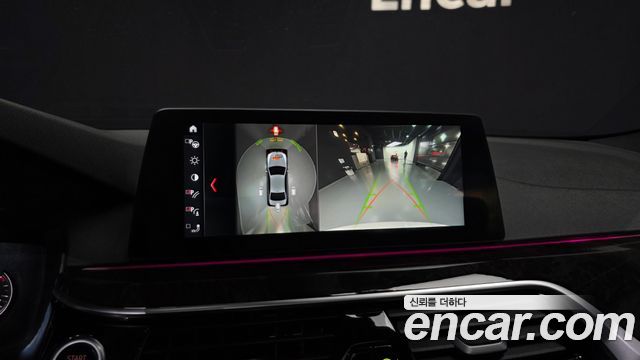 BMW 5-Series 2017 — photo 15