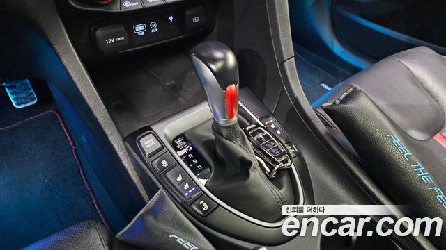 Hyundai Veloster 2018 — photo 9