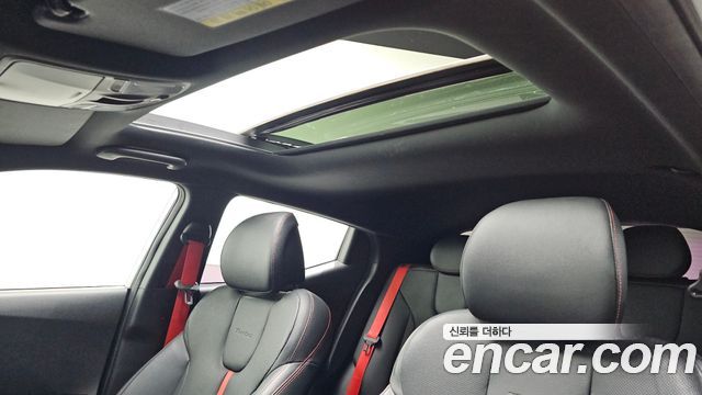 Hyundai Veloster 2018 — photo 20