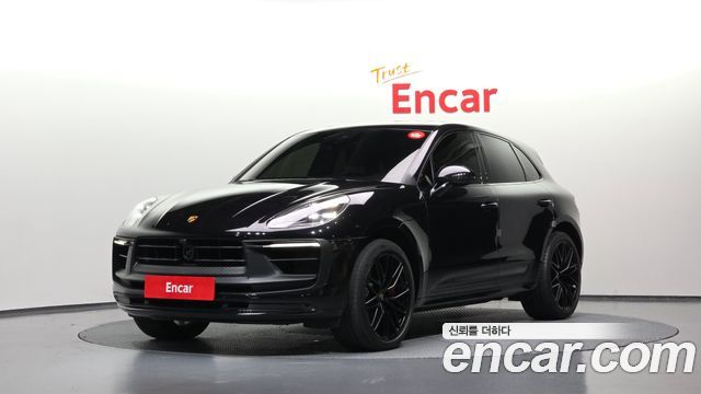 Porsche Macan 2023 — photo 1