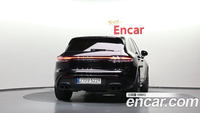 Porsche Macan 2023 — photo 4