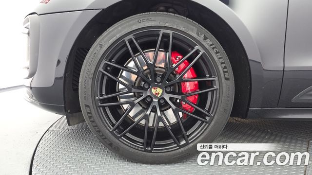 Porsche Macan 2023 — photo 5