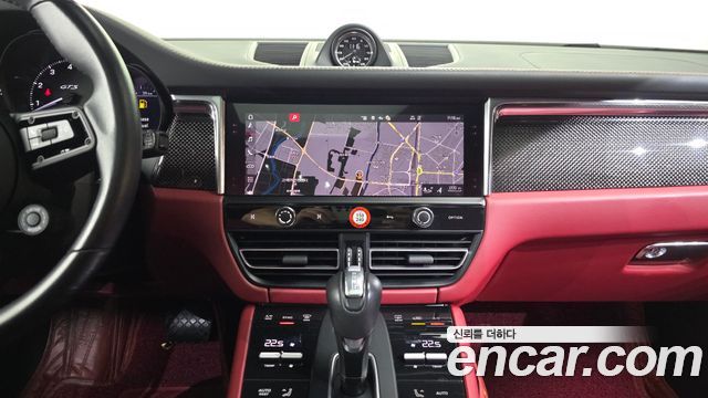 Porsche Macan 2023 — photo 14