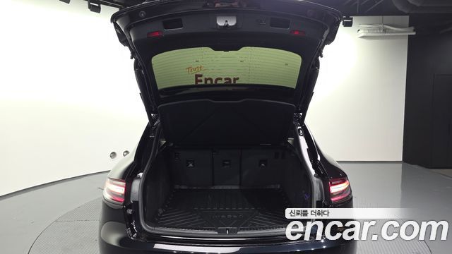 Porsche Macan 2023 — photo 20