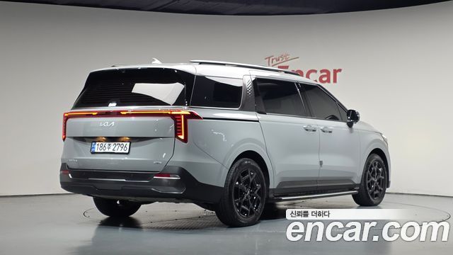 Kia Canival 2025 — photo 2