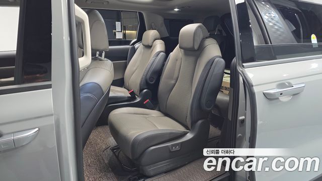 Kia Canival 2025 — photo 17