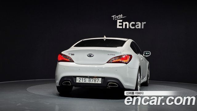 Hyundai Genesis 2012 — photo 4