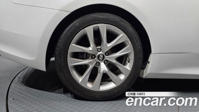 Hyundai Genesis 2012 — photo 5
