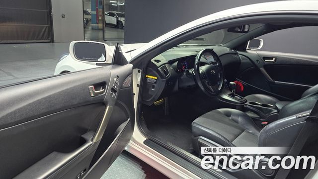 Hyundai Genesis 2012 — photo 10