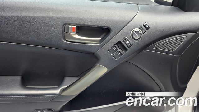 Hyundai Genesis 2012 — photo 16