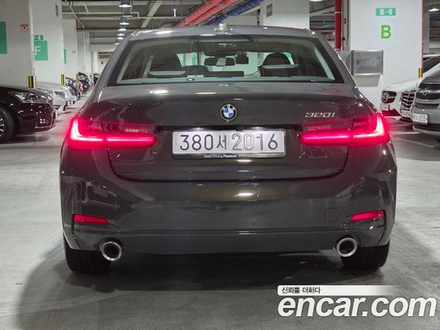BMW 3-Series 2025 — photo 4